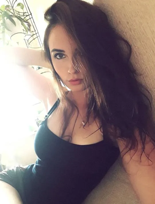 Yasmín, 21 años — follamigas en Elche