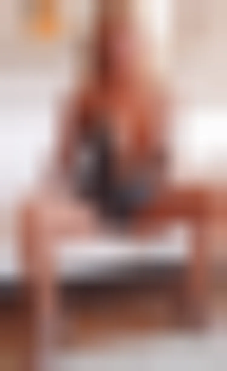 Xenia, 20 años — follamigas en Alicante
