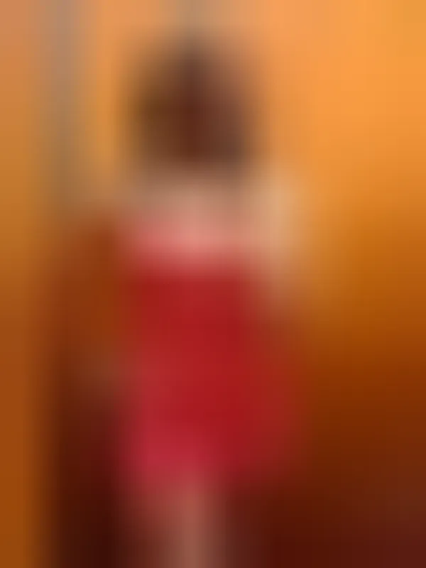 Suri, 22 años — follamigas en Valencia