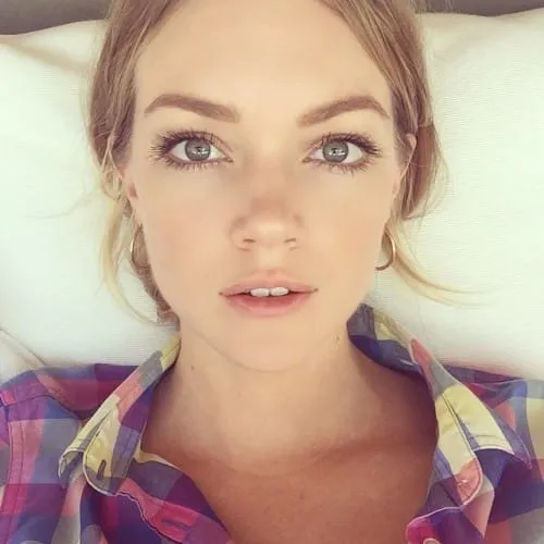 Nathalie, 21 años — follamigas en Nou Barris