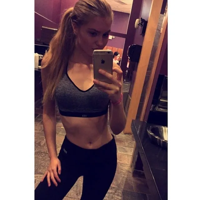 Tania, 27 años — follamigas en Adelfas