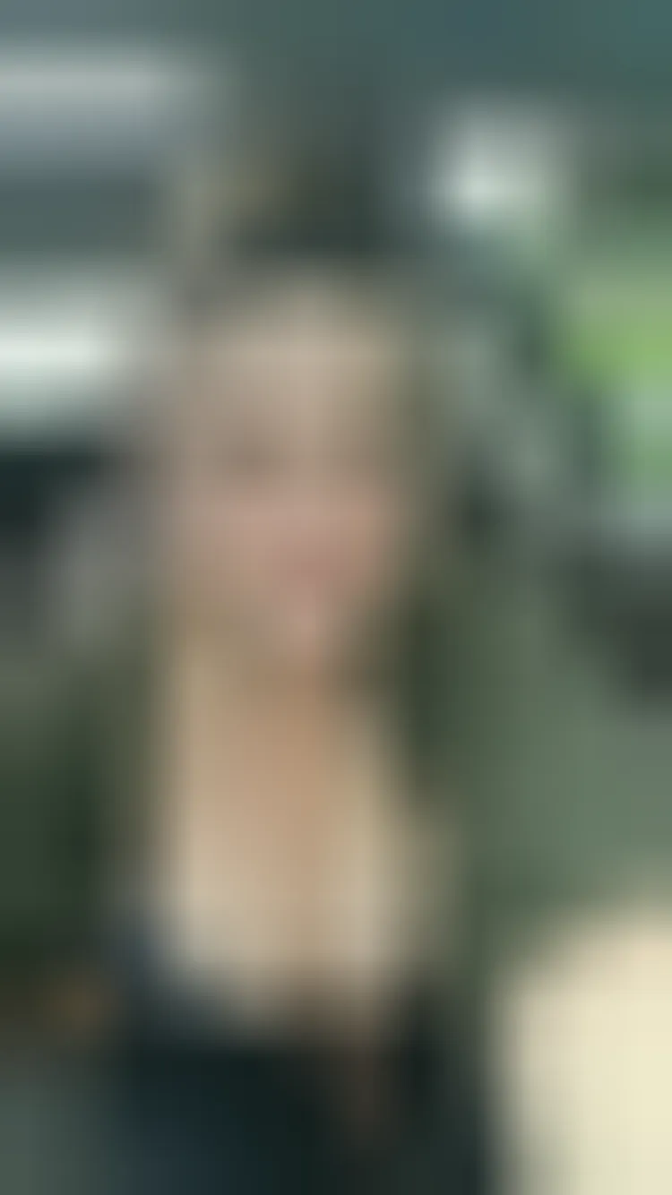 Mina, 22 años — follamigas en Badajoz