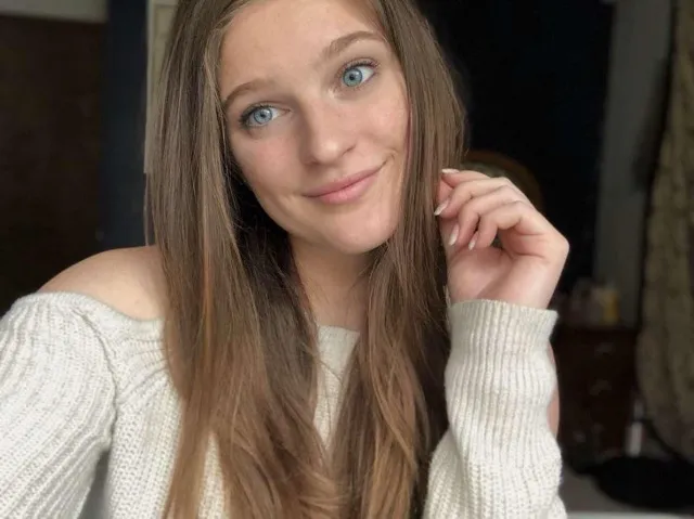 Rosana, 27 años — follamigas en Sevilla