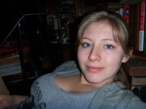 Yesenia, 26 años — follamigas en Granada