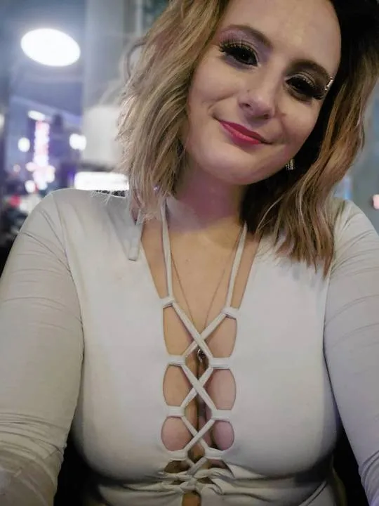 Cayla, 22 años — follamigas en Latina